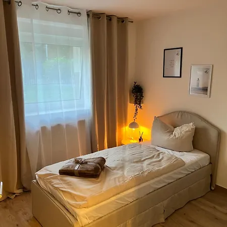 Apartment Hukic Mit 2 Schlafzimmer Blankenfelde-Mahlow Buitenkant foto