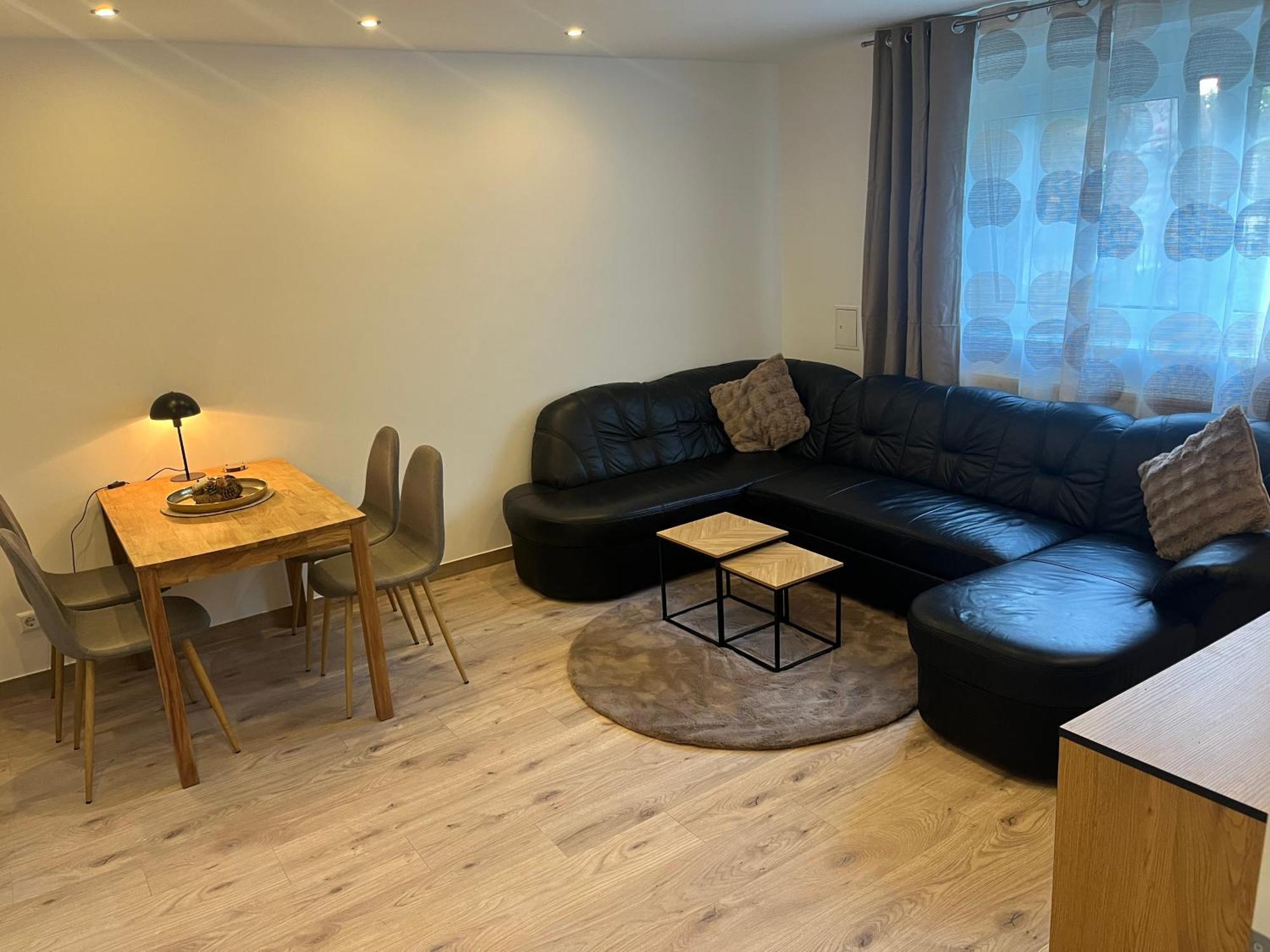 Hukic Mit 2 Schlafzimmer Blankenfelde-Mahlow